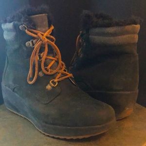 Sperry Wedge Boots 9M